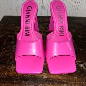 Gianni Bini Caylor Bardiecore Pink Patent Leather Square Toe Heel Sandals-NWT